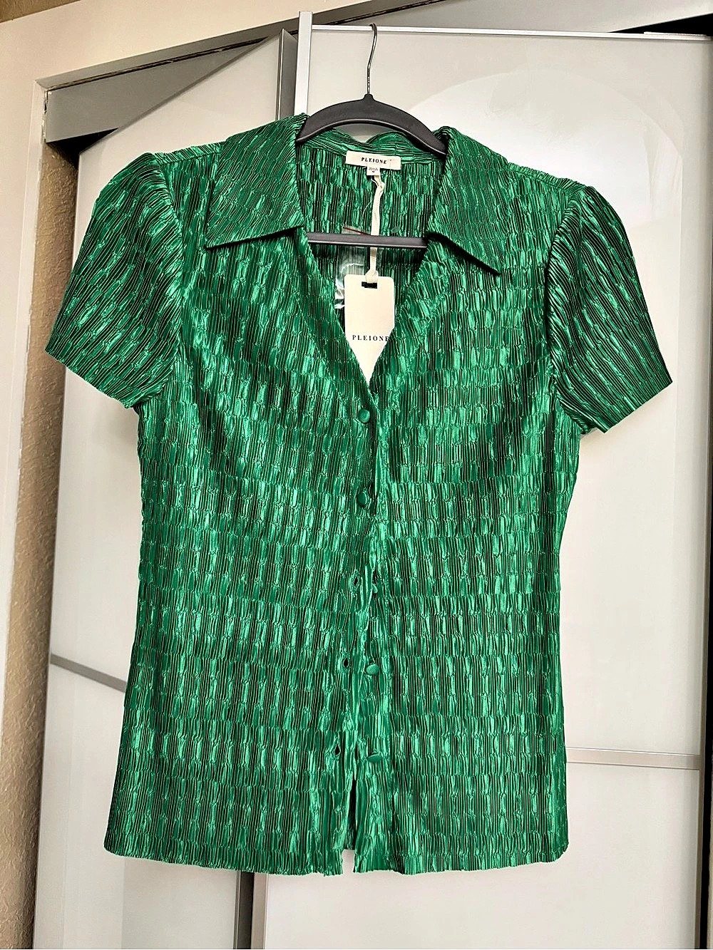 Pleione Pleated Blouse in Green Size Medium NWT